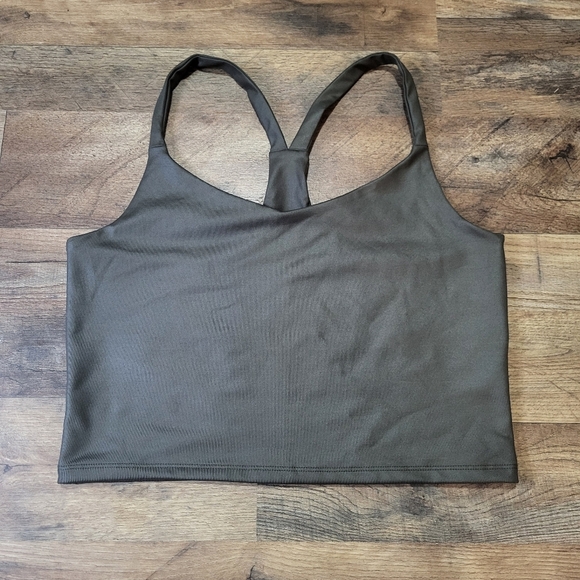 Abercrombie Sheen V-Neck Racerback Crop Tank Size Medium - Picture 1 of 7